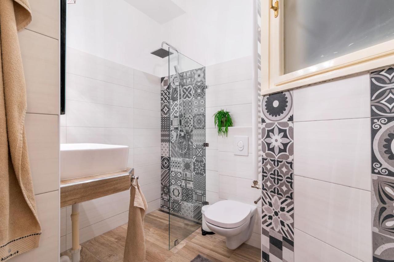 Economy Downtown Design Apartments - Free Parking - Balcony - Super Puplic Transport - Ac 부다페스트 외부 사진