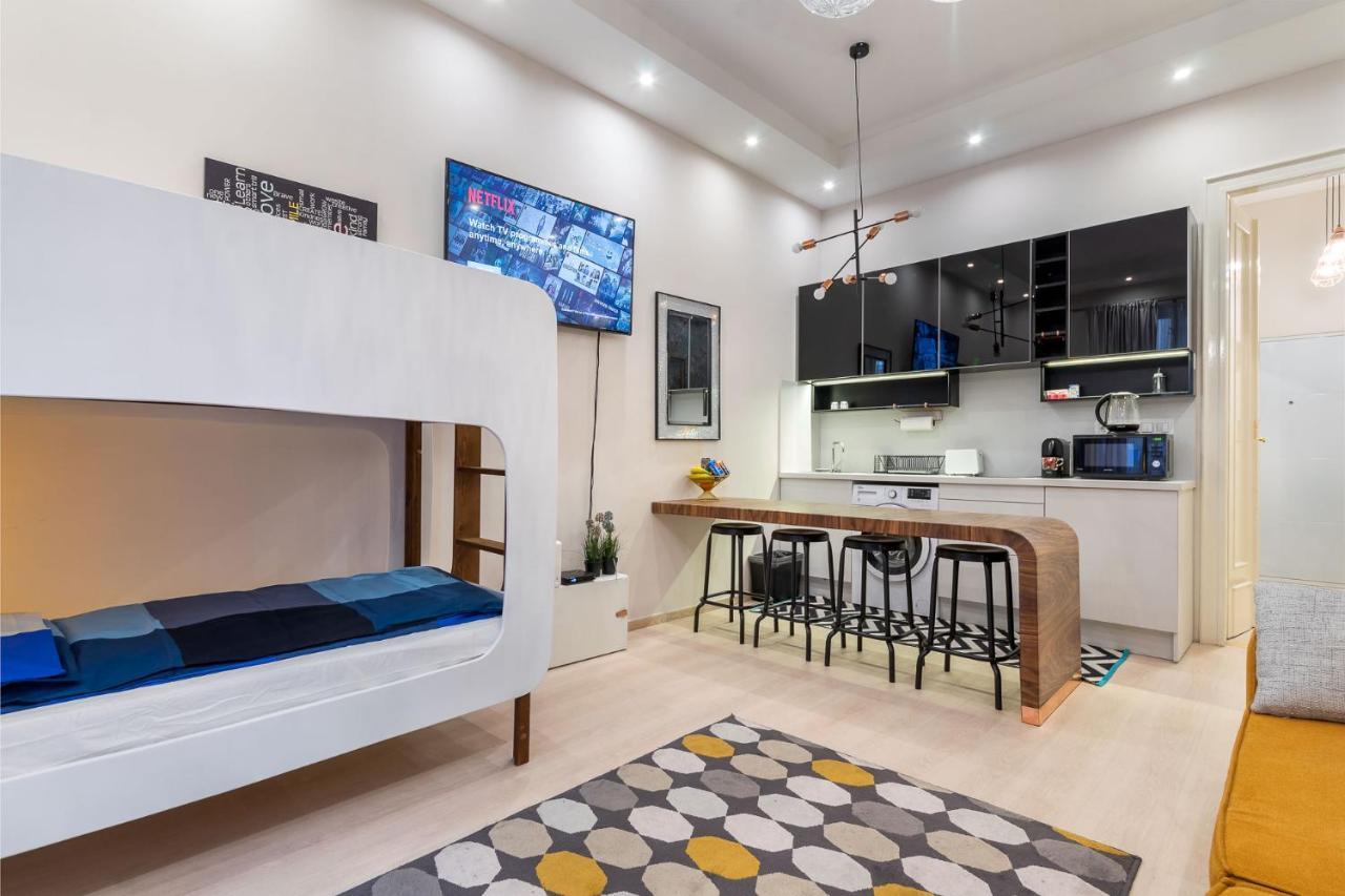 Economy Downtown Design Apartments - Free Parking - Balcony - Super Puplic Transport - Ac 부다페스트 외부 사진