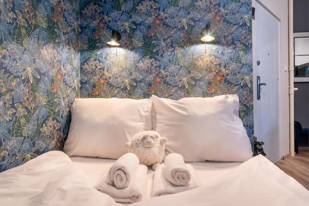 Economy Downtown Design Apartments - Free Parking - Balcony - Super Puplic Transport - Ac 부다페스트 외부 사진