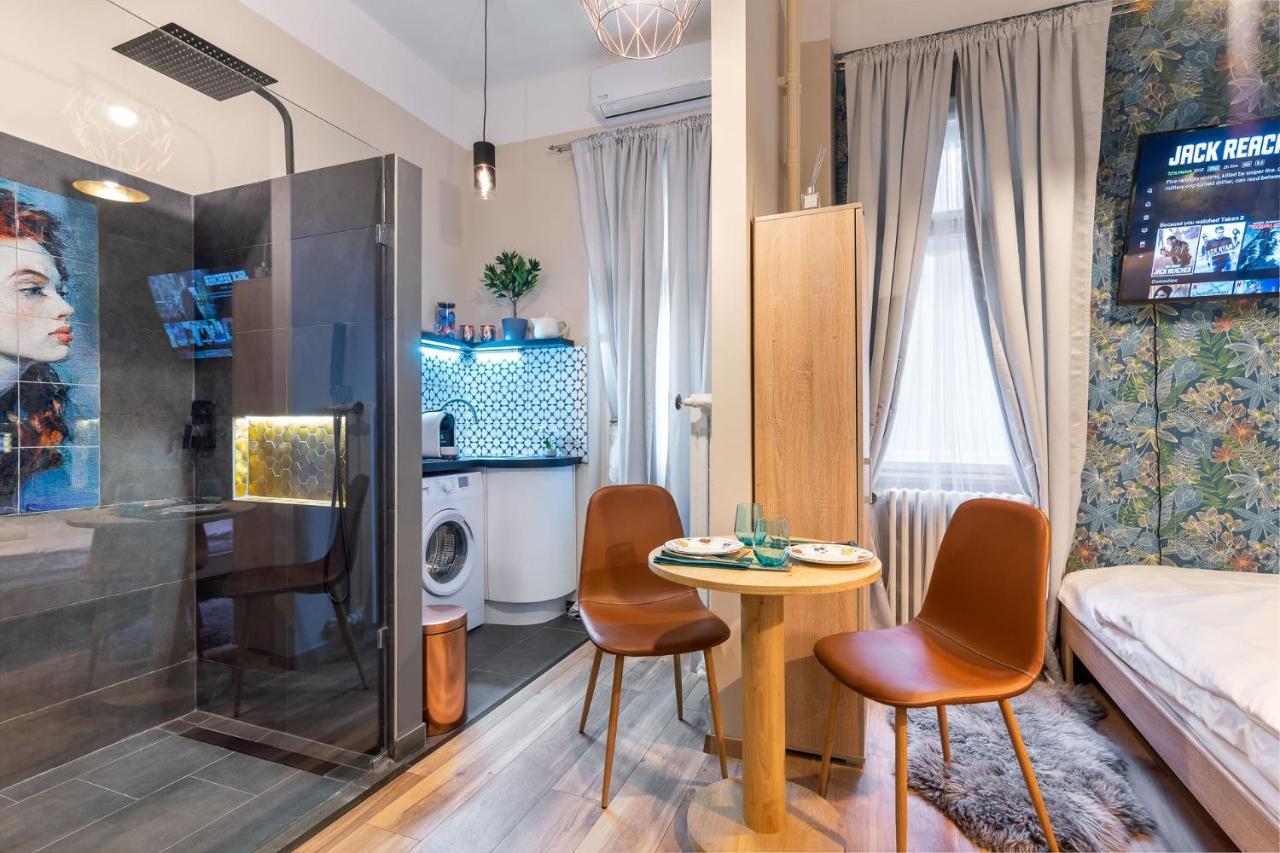 Economy Downtown Design Apartments - Free Parking - Balcony - Super Puplic Transport - Ac 부다페스트 외부 사진