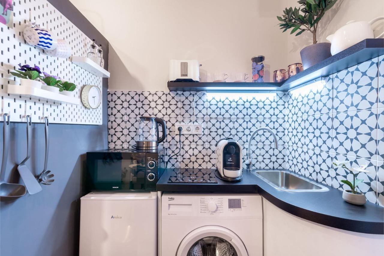 Economy Downtown Design Apartments - Free Parking - Balcony - Super Puplic Transport - Ac 부다페스트 외부 사진
