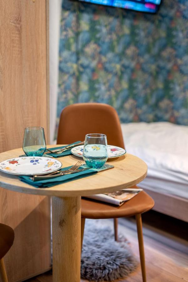 Economy Downtown Design Apartments - Free Parking - Balcony - Super Puplic Transport - Ac 부다페스트 외부 사진