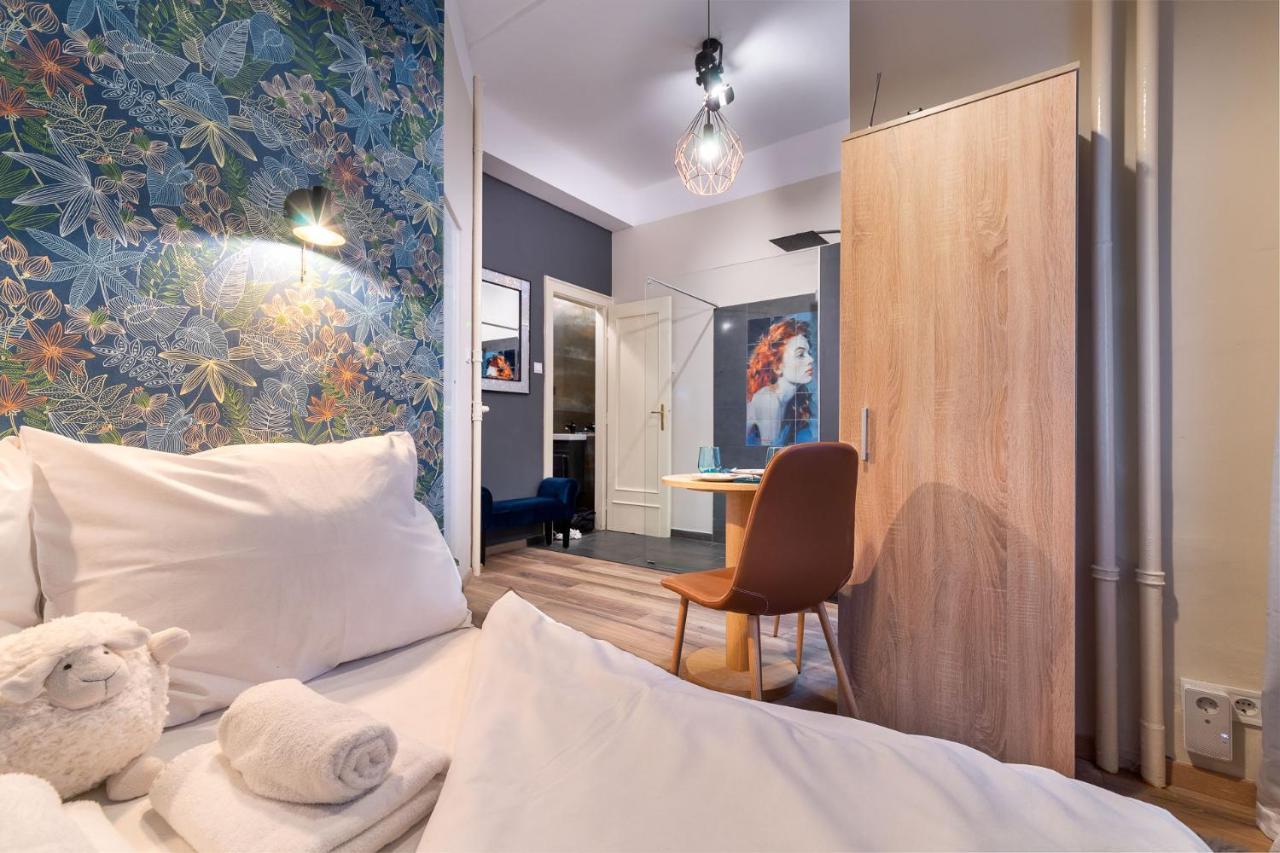 Economy Downtown Design Apartments - Free Parking - Balcony - Super Puplic Transport - Ac 부다페스트 외부 사진