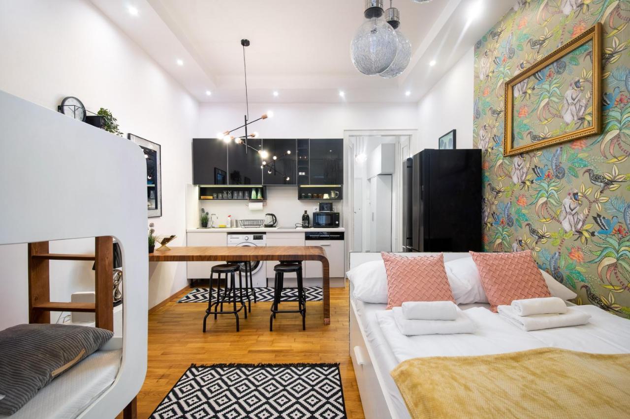 Economy Downtown Design Apartments - Free Parking - Balcony - Super Puplic Transport - Ac 부다페스트 외부 사진